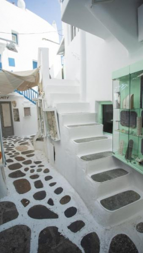Oculus Mykonos Venice Suites by Live&Travel